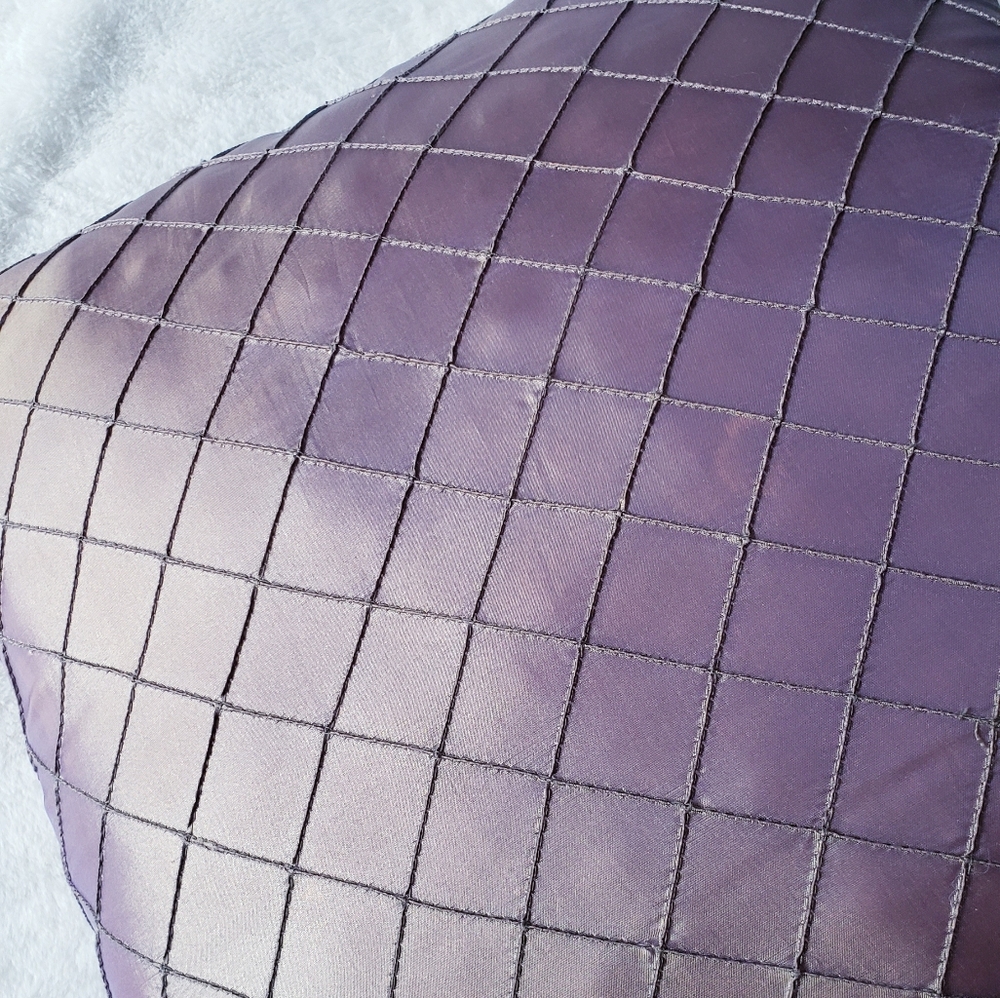 2x Silk Style Accent Pillows - Picture 16 of 16